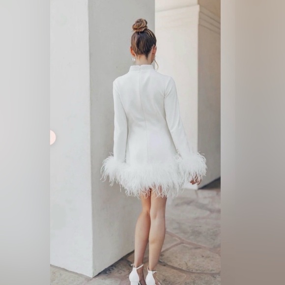 UNTAMED PETALS BY AMANDA JUDGE Clara White Feather-Trim Midi Dress - Picture 2 of 6